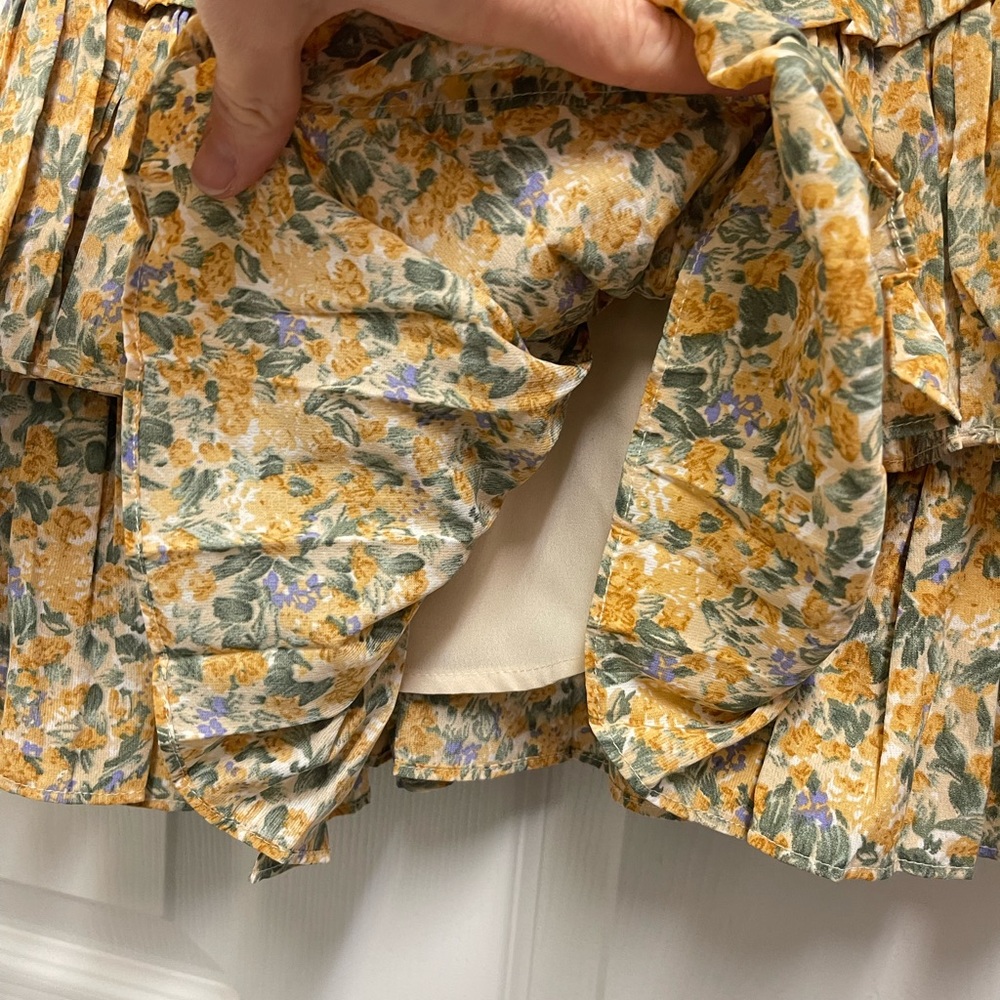 Reset Smocked and Tiered Floral Skirt - Picture 6 of 9